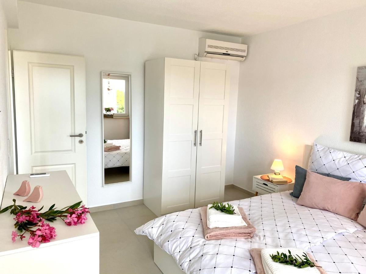 Villa Maluma Rogoznica  Bagian luar foto